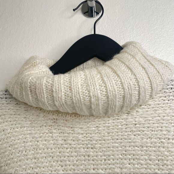 RVCA Cowlneck Sweater Cream Small Classic Neutral Minimalist - Picture 2 of 7